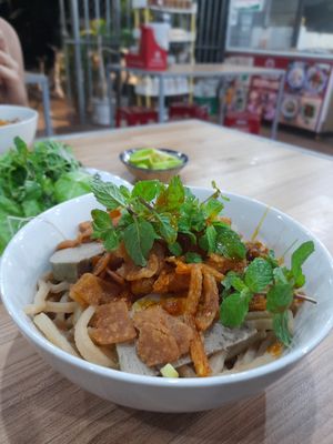 Cao Lau at Quán Chay Phúc An in Hoi An
