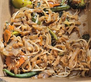 Pad thai at Goi Express Thai in Murrieta