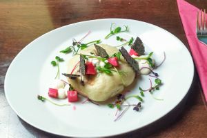 BBQ oyster mushrooms 7,50
Yeast dumplings with BBQ oyster mushroom filling, sour pickled radish, sesame chips and smoke aioli at Vaust Braugaststatte in Berlin