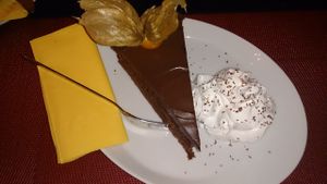 Dunkler Schokoladenkuchen mit cremiger Ganache at Vaust Braugaststatte in Berlin