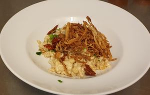 Miso-Spätzle - Gebratene Knöpfle-Spätzle in cremiger Miso-Soße,mit Röstzwiebeln , Petersilie- und Sellerie-Grün und getrockneten Tomaten at Vaust Braugaststatte in Berlin