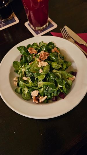 Feldsalat mit Walsnusskernen, Roter Beete & Linsen-Cashew-Feta at Vaust Braugaststatte in Berlin
