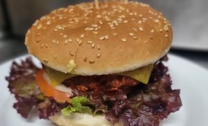 burger at Vaust Braugaststatte in Berlin