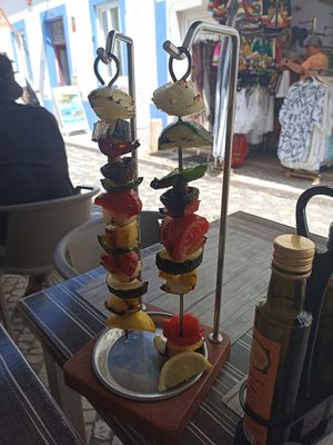 Espetada vegetariana at O Catraio in Albufeira