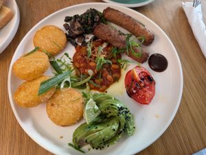Vegan full English breakfast at Oak in Prague
