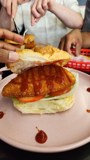 Gremlin Burger at Kazza's Diner in Alexandra