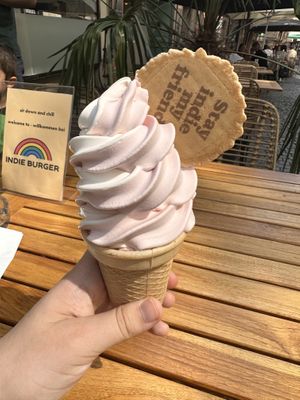 strawberry&vanilla softice  at Indie Burger in Graz