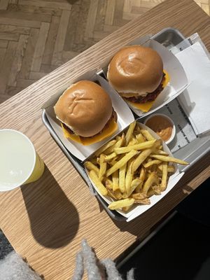 2 x rainbow burger   at Indie Burger in Graz