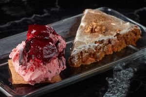 También encontrarás tortas sin azúcar añadida o veganas. at Patti Gelateria Laureles in Medellin