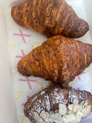 Plain and almond 🥐 at Croix Croissant in Flemington