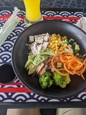 Veggie Bowl (45.900 COP) - 2.5/5 at BOG - Sushi Tequila in Bogota