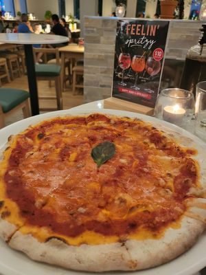 Margherita pizza at Vapiano in Melbourne