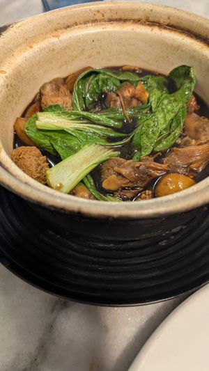 Claypot chicken at Forever Cafe - 啡你寞属 in Segamat