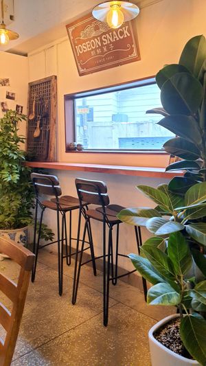 interior of location - seating area 2 at Joseon Snack - 조선스낵 in Busan