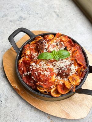 Meatball Pasta at Virtuous Pie in Cologne