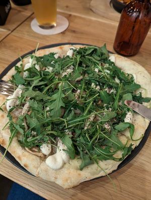 Pizza fungi at Virtuous Pie in Cologne