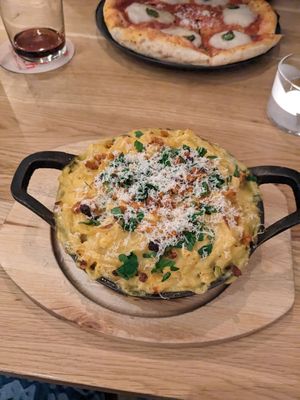 Mac and cheese at Virtuous Pie in Cologne
