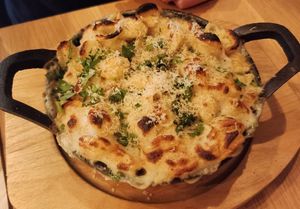 Chicken Alfredo at Virtuous Pie in Cologne