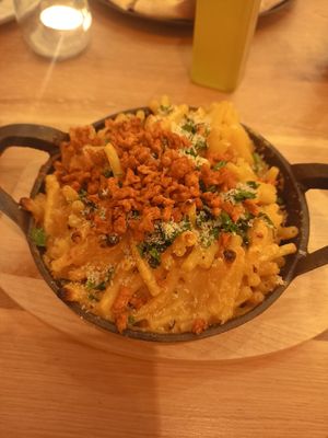 M at Virtuous Pie in Cologne