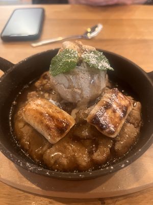 cookie skillet  at Virtuous Pie in Cologne