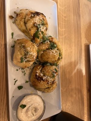 garlic dough knots  at Virtuous Pie in Cologne