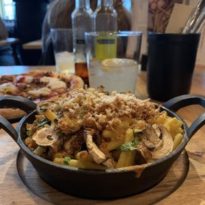 TRUFFLE MAC PFANNE 📸 @tomatenkind  at Virtuous Pie in Cologne