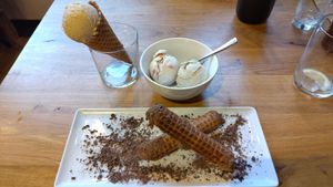 Eis und Tiramisu at Virtuous Pie in Cologne