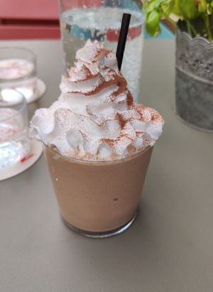 Milkshake at Virtuous Pie in Cologne
