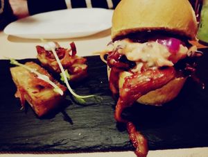 Burger vegetale at L'Aia in Mezzana