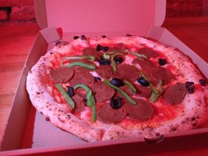 Supreme pizza at El Vato Loco in Barcelona