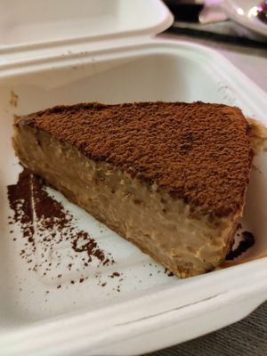 Tiramisú cheesecake at El Vato Loco in Barcelona