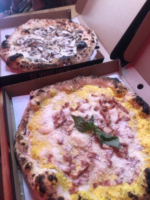 Neapolitan piiiiiizzzaaaa 😍 🍕   at El Vato Loco in Barcelona