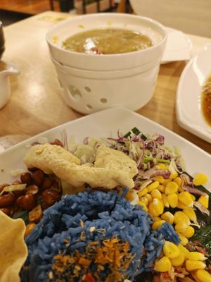 Must try at Mangga Vegetarian Cafe - 美佳素轩  in Seri Kembangan