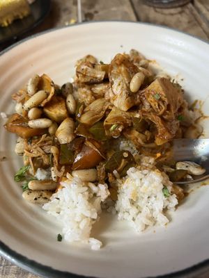 Ropa Vieja  at Muchos in Boracay