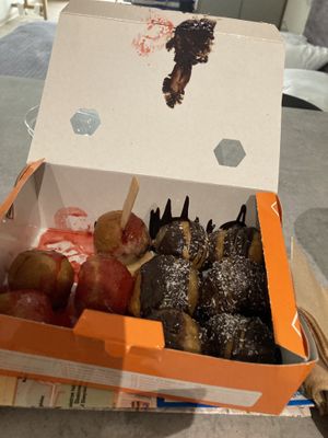 Vegan goodies at Mr Puffs in Athens