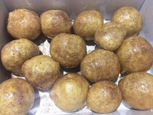 Puffs with honey and cinnamon  at Mr Puffs in Athens