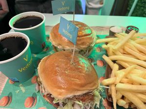 Yummy chili burger  at Vedang Green Burger - Belgisches Viertel in Cologne