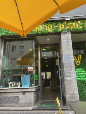   at Vedang Green Burger - Belgisches Viertel in Cologne