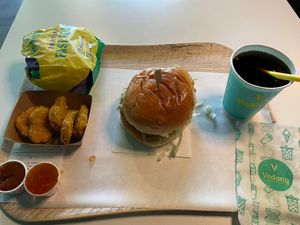 Cheeseburger menu and nuggets   at Vedang Green Burger - Belgisches Viertel in Cologne