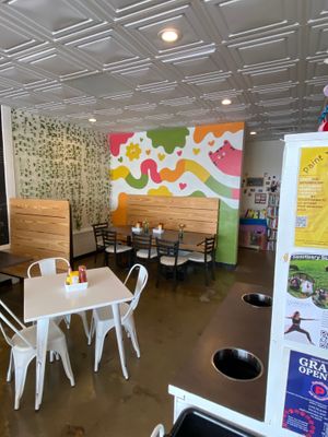 dining room at devil's lettuce in Richmond