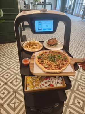 Robot server at Green Papaya in Dallas