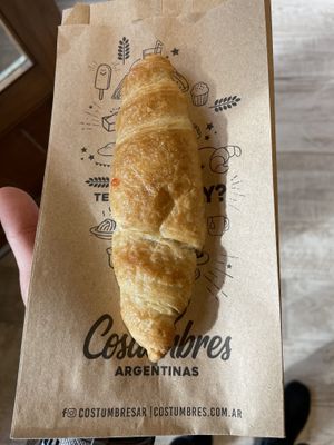 Cornetto vegano  at Costumbres Argentinas in Neuquen