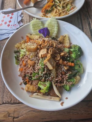 Pad thai at La Carotte Qui Rit in Surat Thani