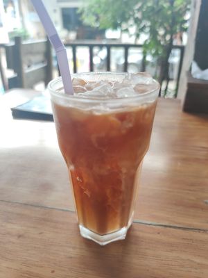 Thai Tea with Coconut Milk at La Carotte Qui Rit in Surat Thani