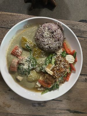 Green Curry Fried Rice with Tofu and Vegetables  at La Carotte Qui Rit in Surat Thani