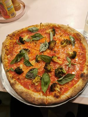 Nr. 1. - Lucali with vegan cheese and broccoli at IL LOCALE in Aarhus