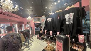   at DEN - Voodoo Doughnut - Concourse B in Denver