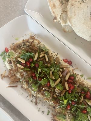 Hummus platter with flat bread  at Anokhi Cafe in Jaipur