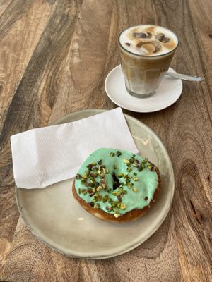   at Full Circle Coffee in Ghent