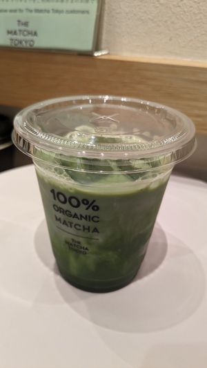 🍵🧊 Iced Matcha Latte (760¥ | 5$) at The Matcha Tokyo - Newoman Shinjuku in Tokyo